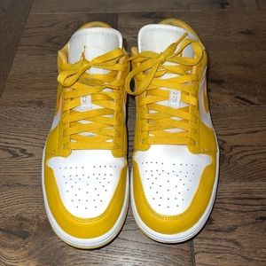 Mens size 11. Jordan 1 low. Mustard yellow and white.